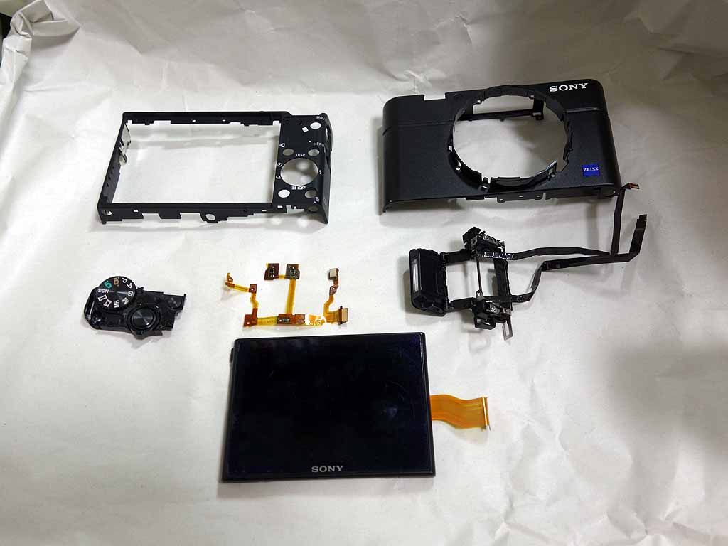 DSC-RX100M3の液晶画面コーティングが剥げてボロボロなので交換修理に
