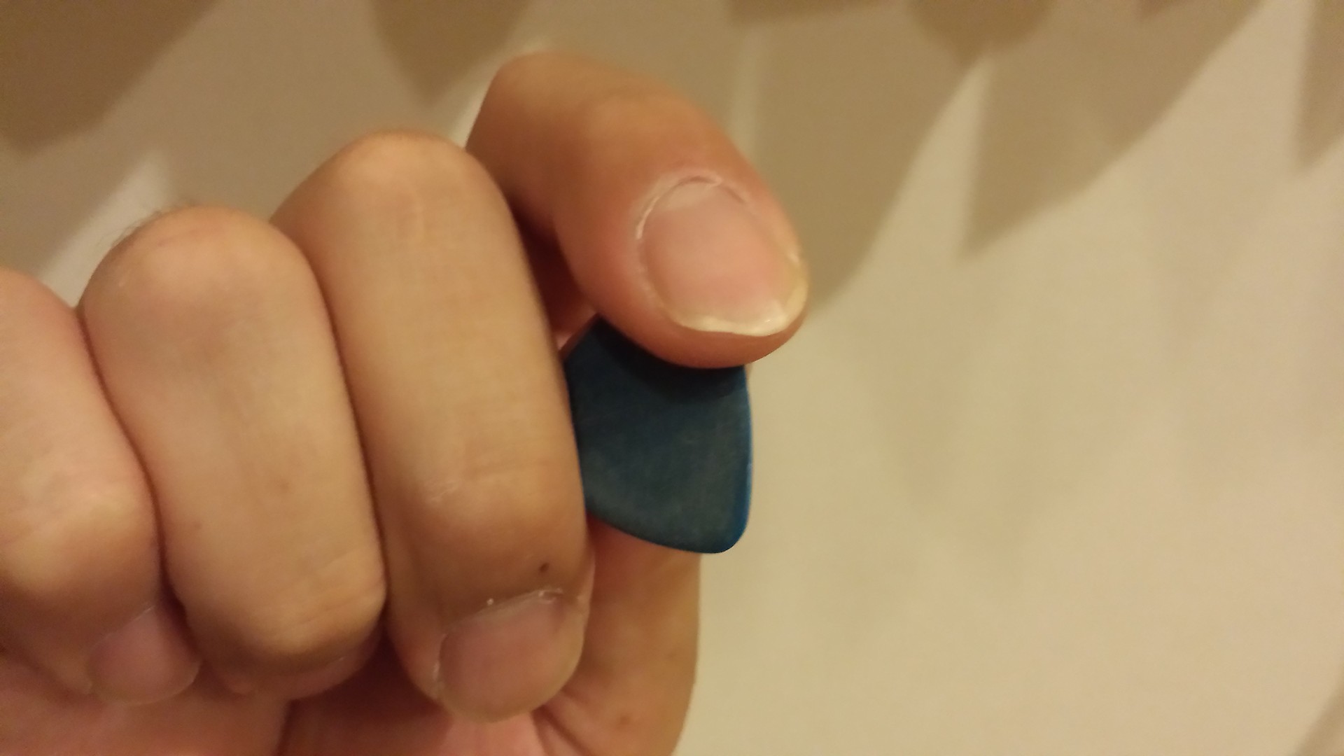 ギターのピックの持ち方 三点式 本気の趣味 目指すはプロ並みに Eichi X 2 Blog ギターのピックの持ち方 三点式 本気の趣味 目指すはプロ並みに Eichi X 2 Blog