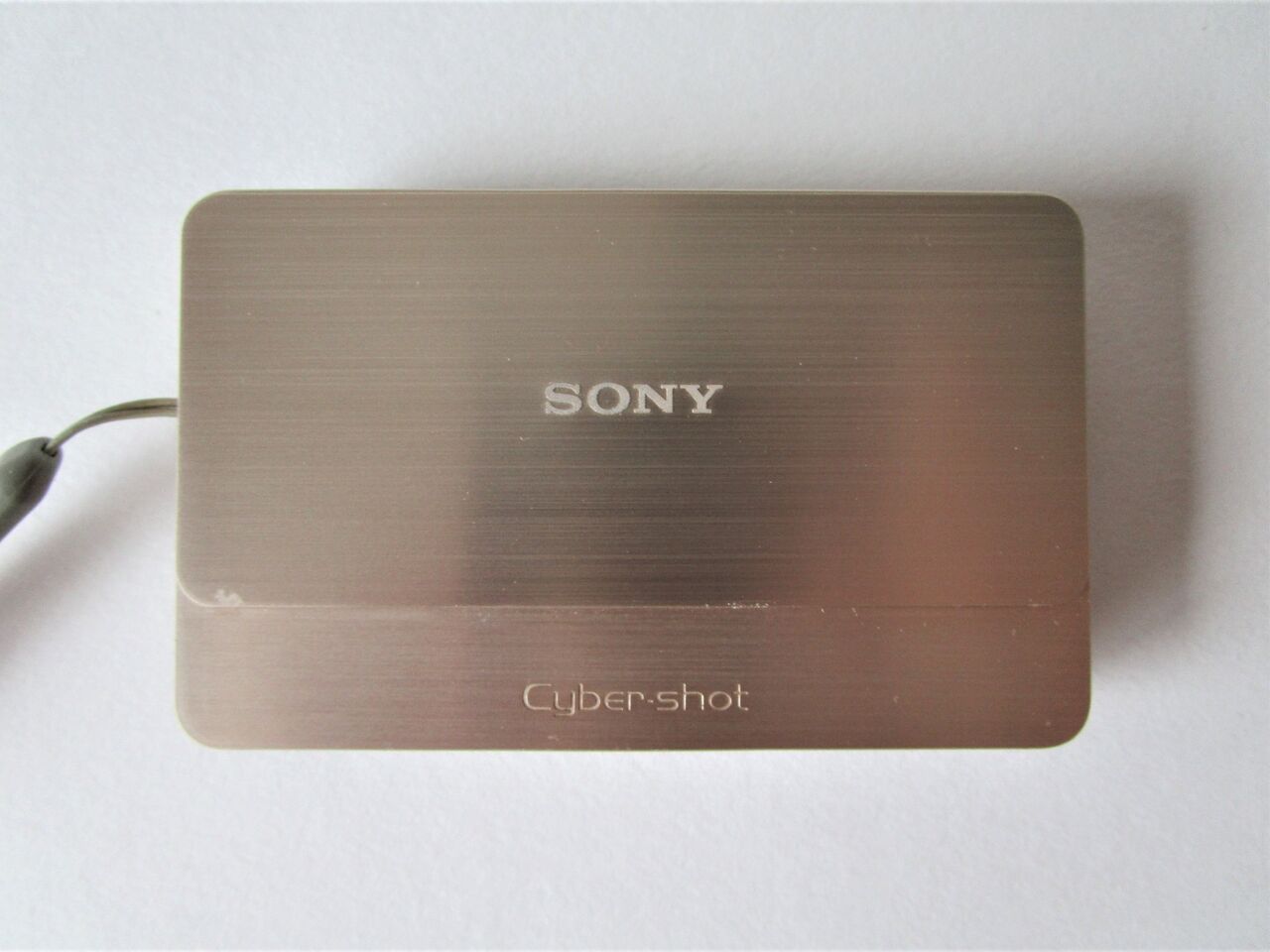 【動作確認済】SONYサイバーショットT700 メディア、電池付すぐに使えます 動作確認済】SONYサイバーショットT700 メディア、電池付すぐに