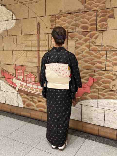 久米島紬の着物 持続可能な工芸を構築 久米島紬の着物 久米島紬事業協同組合（久米島町