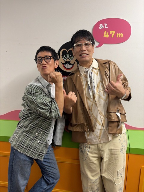 HPqK_1LbEAAs-Us
