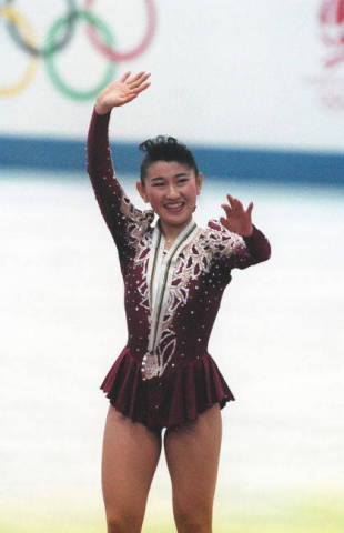 フィギュアスケート界のレジェンドたちが集結！浅田真央、伊藤みどり、荒川静香の豪華コラボ