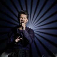 平井堅デビュー３０周年！特別ライブビューイングの魅力