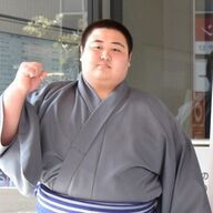 新星・福崎真逢輝が初土俵で魅せる！高校生力士の挑戦