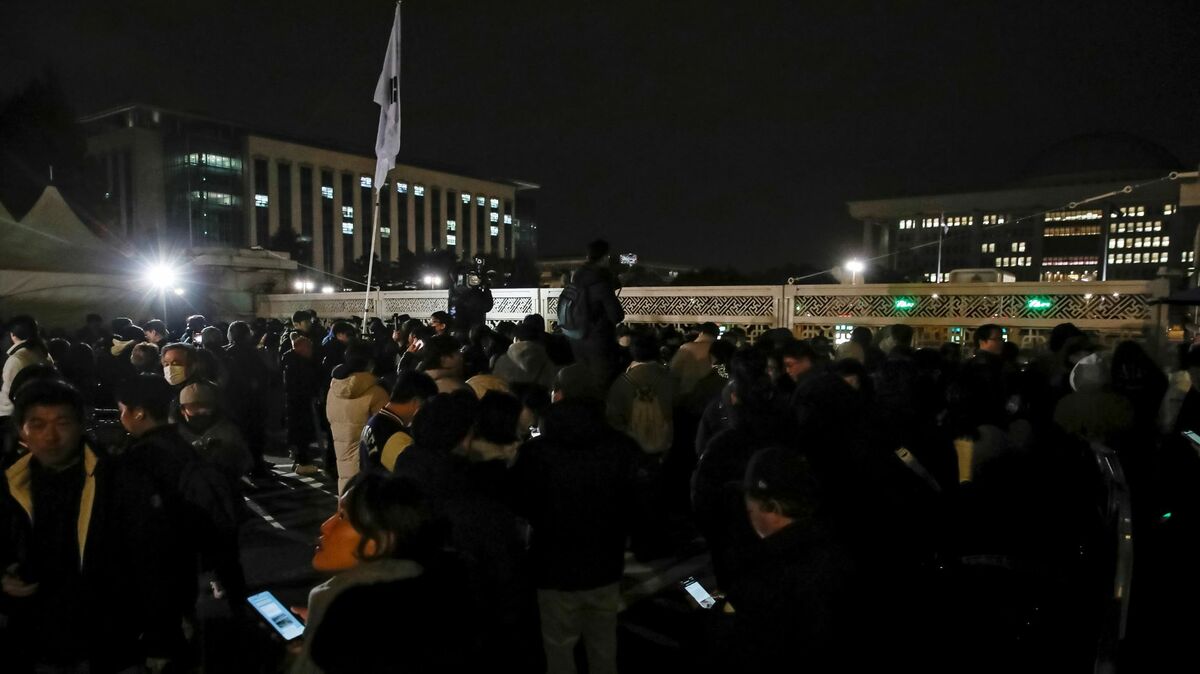 韓国の非常戒厳令発令の背景とその影響