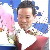 泉大津市長選挙：現職南出賢一氏が３選を果たした理由