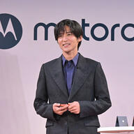 復活した目黒蓮と共に大注目の「ｍｏｔｏｒｏｌａｒａｚｒ５０」！折りたたみスマホの未来とは？