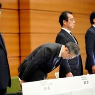 三菱ＵＦＪ銀行の貸金庫窃盗事件：社長の謝罪とその影響