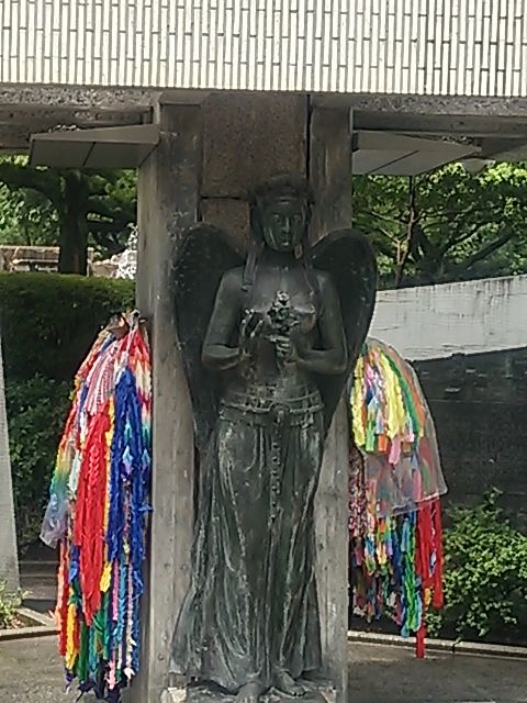 平和の女神像