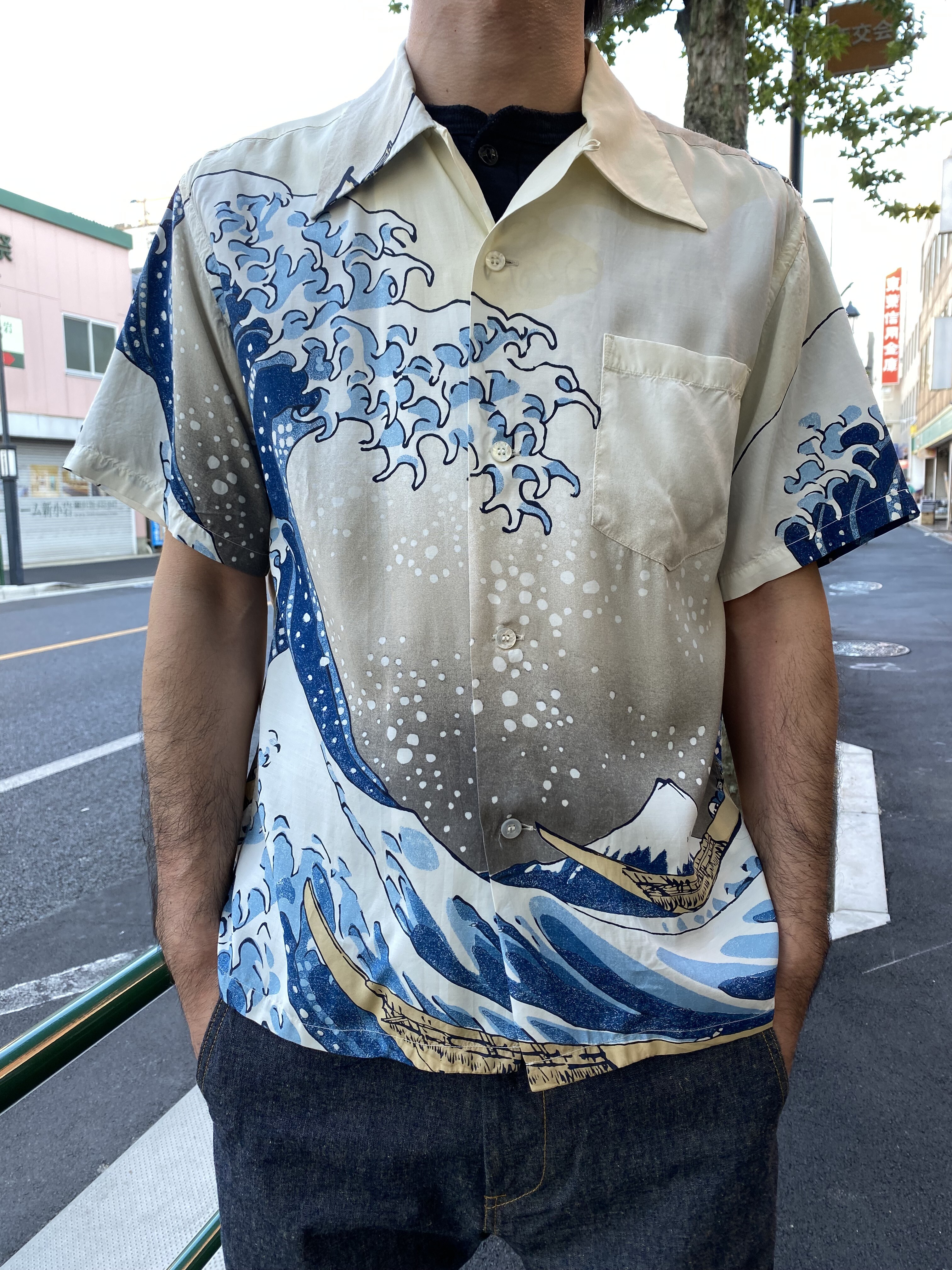 お手軽価格で贈りやすい 半袖アロハシャツ SUN SURF×北斎 SPECIAL EDITION「山下白雨」 SUN SURF SS38197  サンサーフ ハワイアン 葛飾北斎 日本製