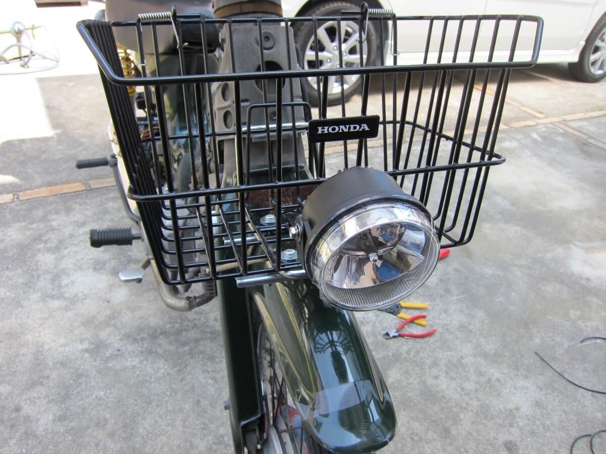 カブにサブライトを装着 えこへん