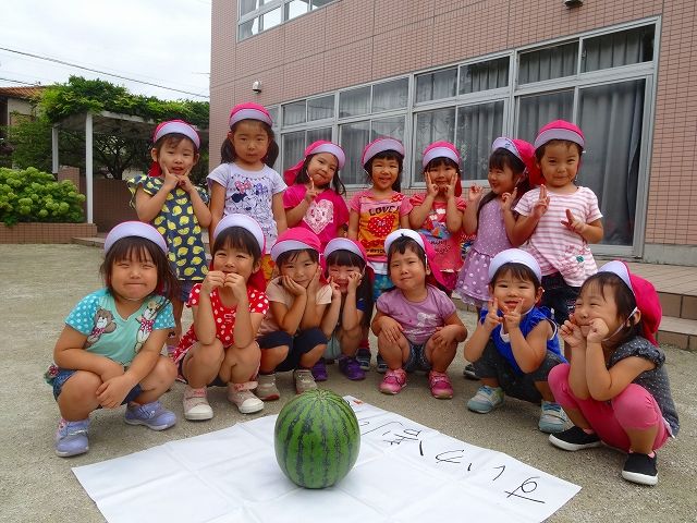年少組スイカ割り 栄光幼稚園 先生ブログ