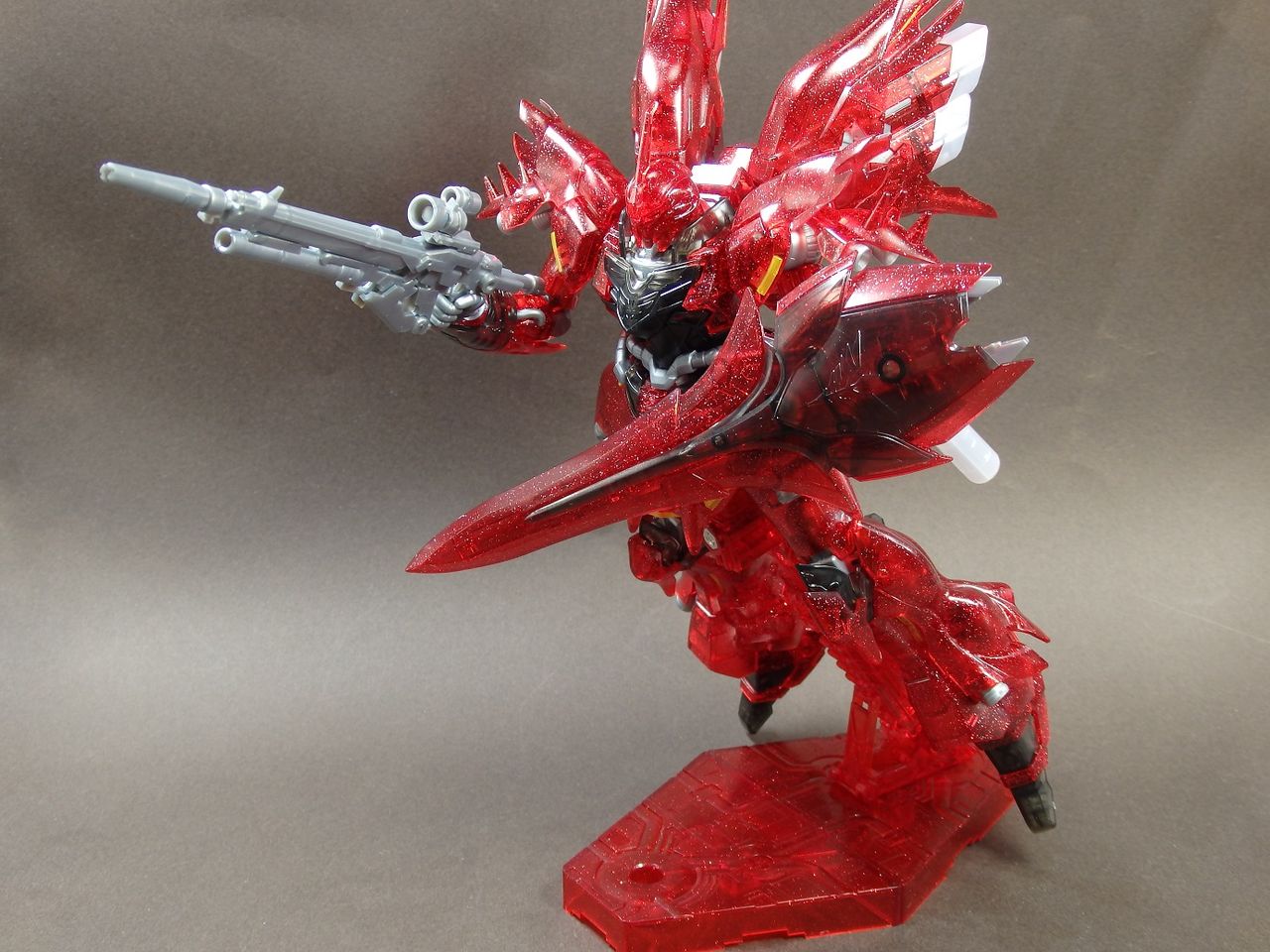 HGUC 1/144 MSN-06S シナンジュ 劇場限定レッドコメットスパークルVer. (機動戦士ガンダムUC) g6bh9ry HGUC 1/144 シナンジュ 劇場限定 レッドコメットスパークル Ver