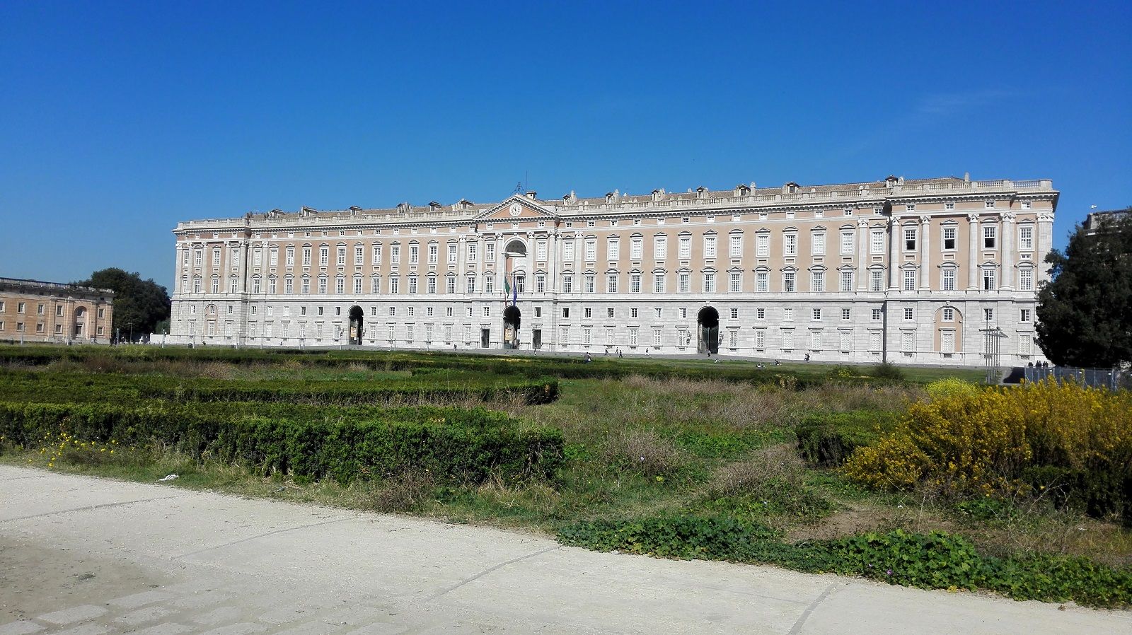 ブルボン家の宮殿カゼルタ イタリア ちょっと道草 世界遺産一人旅