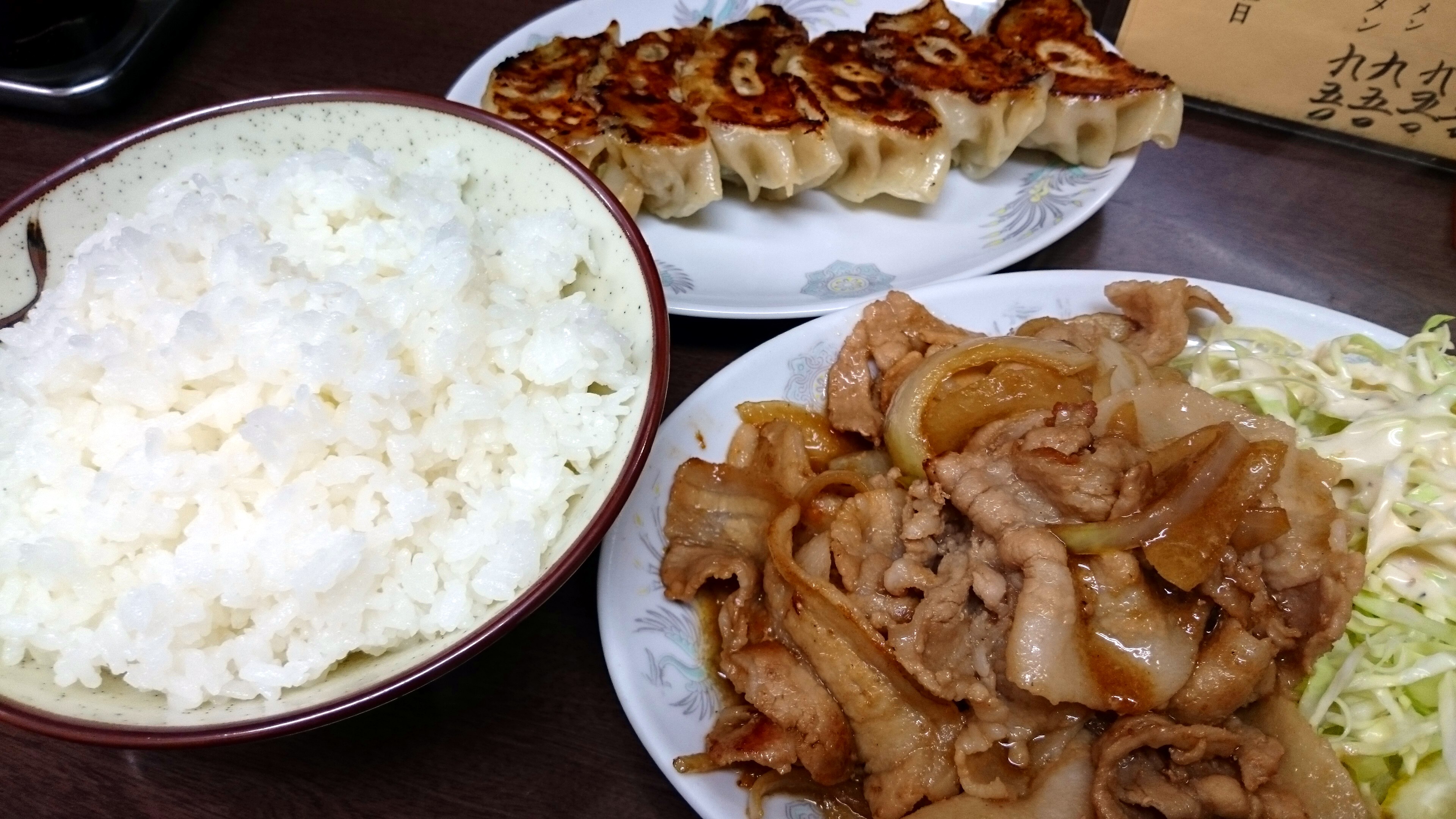 喜楽で焼肉定食 と餃子 Eitaro Ninja 喜楽で焼肉定食 と餃子 Eitaro Ninja