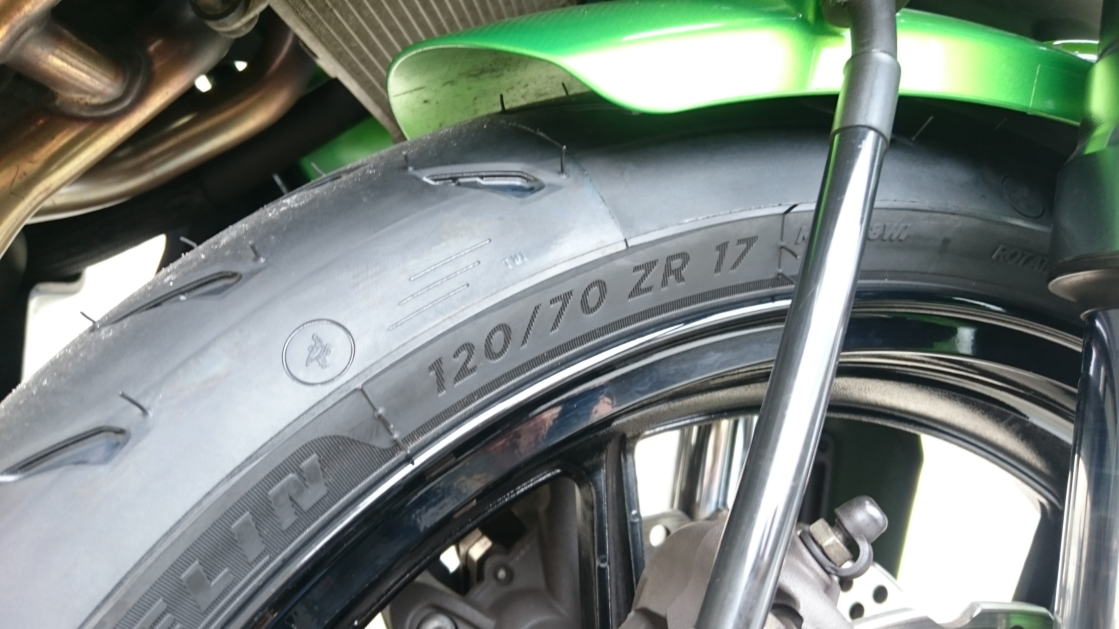 タイヤインプレ Ninja1000のタイヤをミシュラン Power Rsに替えたら走りが劇的に変わった話 Eitaro Ninja