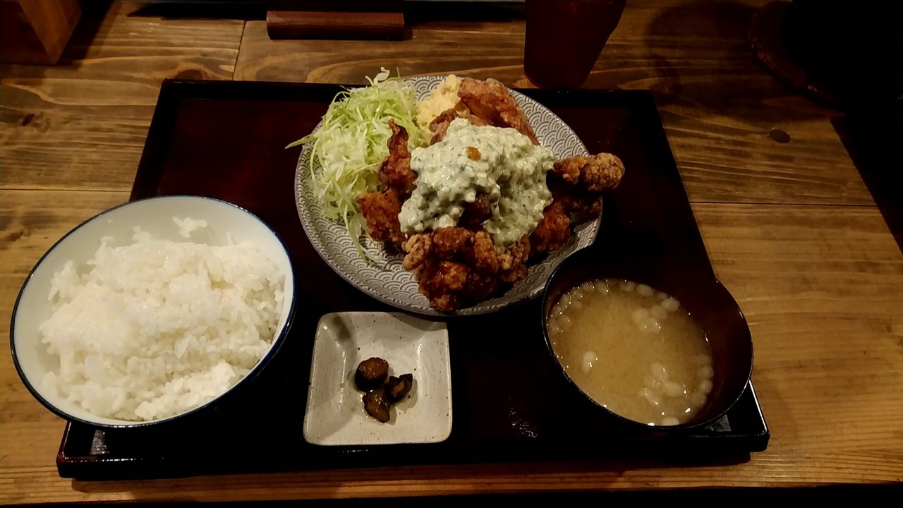 昼も夜も注文できる衝撃のボリュームのチキン南蛮定食 和歌山市友田町4丁目 太平洋酒場 Eitiの主に和歌山関西食べ歩き 昼も夜も注文できる衝撃のボリュームのチキン南蛮定食 和歌山市友田町4丁目 太平洋酒場 Eitiの主に和歌山関西食べ歩き