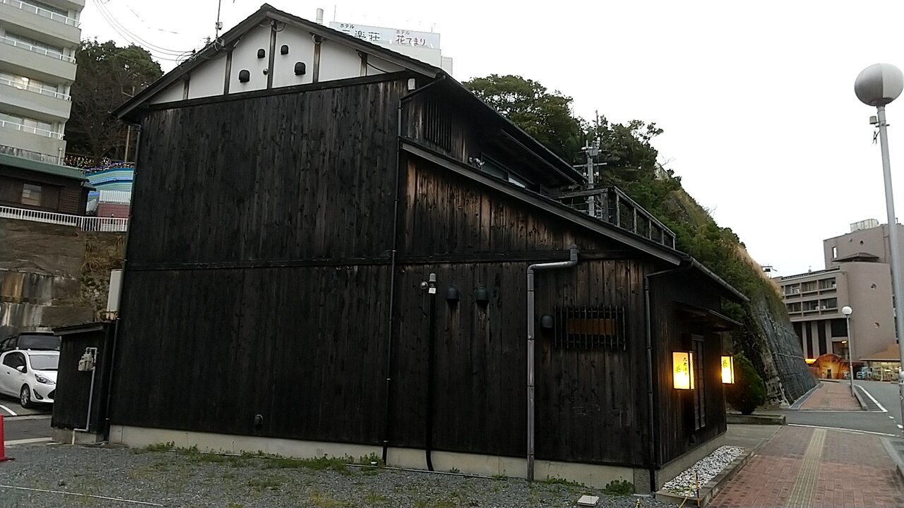 日本三大酒場で極上のさんま寿司と網焼ウツボ 和歌山県白浜町 長久酒場 Eitiの主に和歌山関西食べ歩き