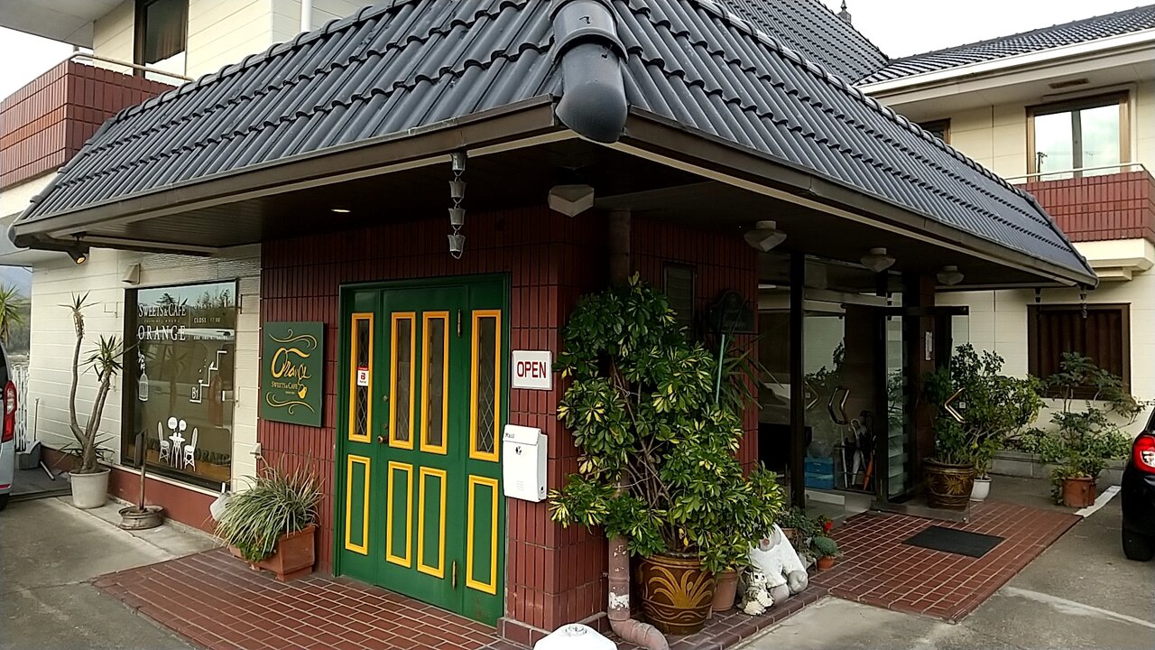 洋菓子店の姉妹店カフェで洋菓子店のチーズケーキとホットブレンドコーヒー 和歌山県田辺市中万呂 スイーツカフェオランジュ Eitiの主に和歌山関西食べ歩き 洋菓子店の姉妹店カフェで洋菓子店のチーズケーキとホットブレンドコーヒー 和歌山県田辺市中万呂 スイーツカフェオランジュ Eitiの主に和歌山関西食べ歩き