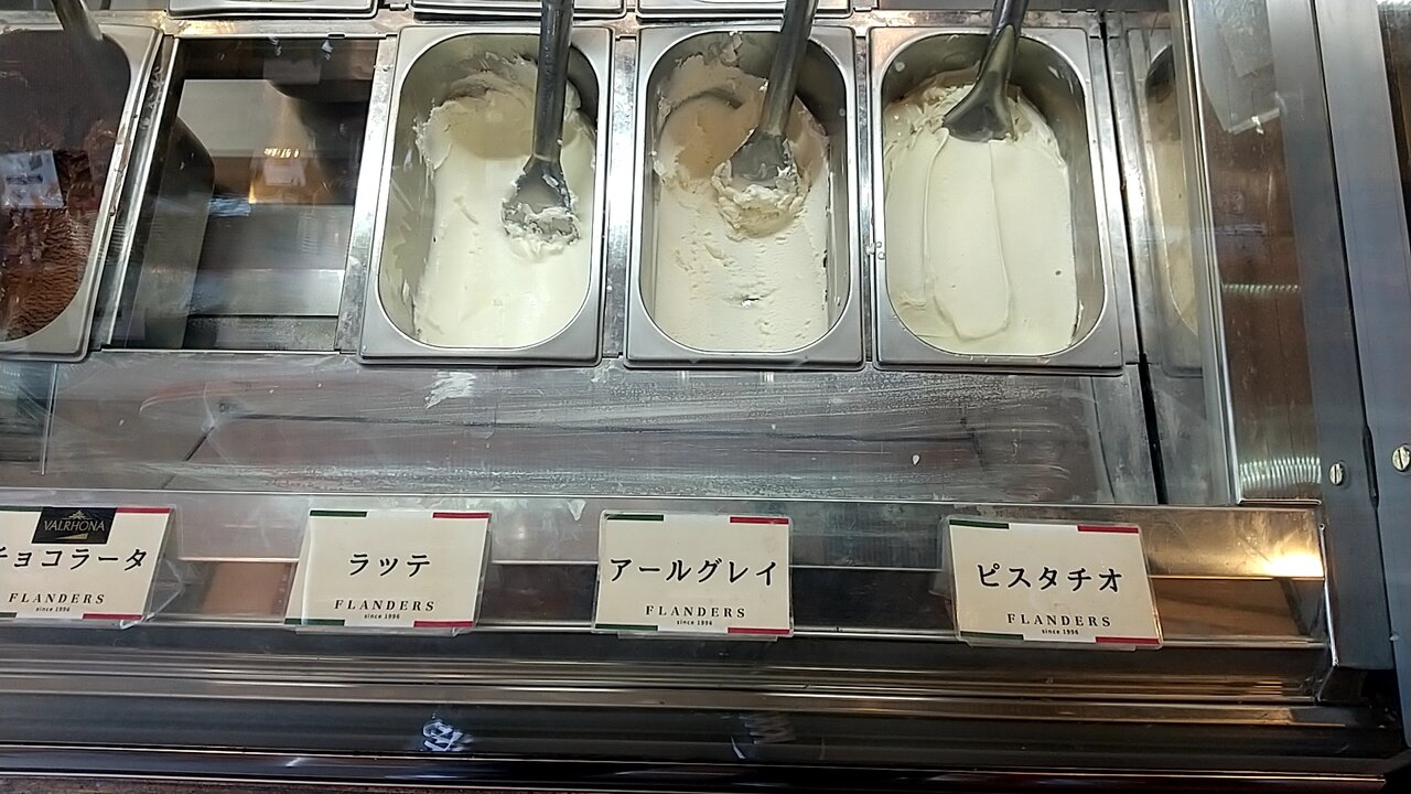手作りジェラートのピスタチオ ラッテ ダブル 和歌山市西ノ店 フランダース Eitiの主に和歌山関西食べ歩き 手作りジェラートのピスタチオ ラッテ ダブル 和歌山市西ノ店 フランダース Eitiの主に和歌山関西食べ歩き