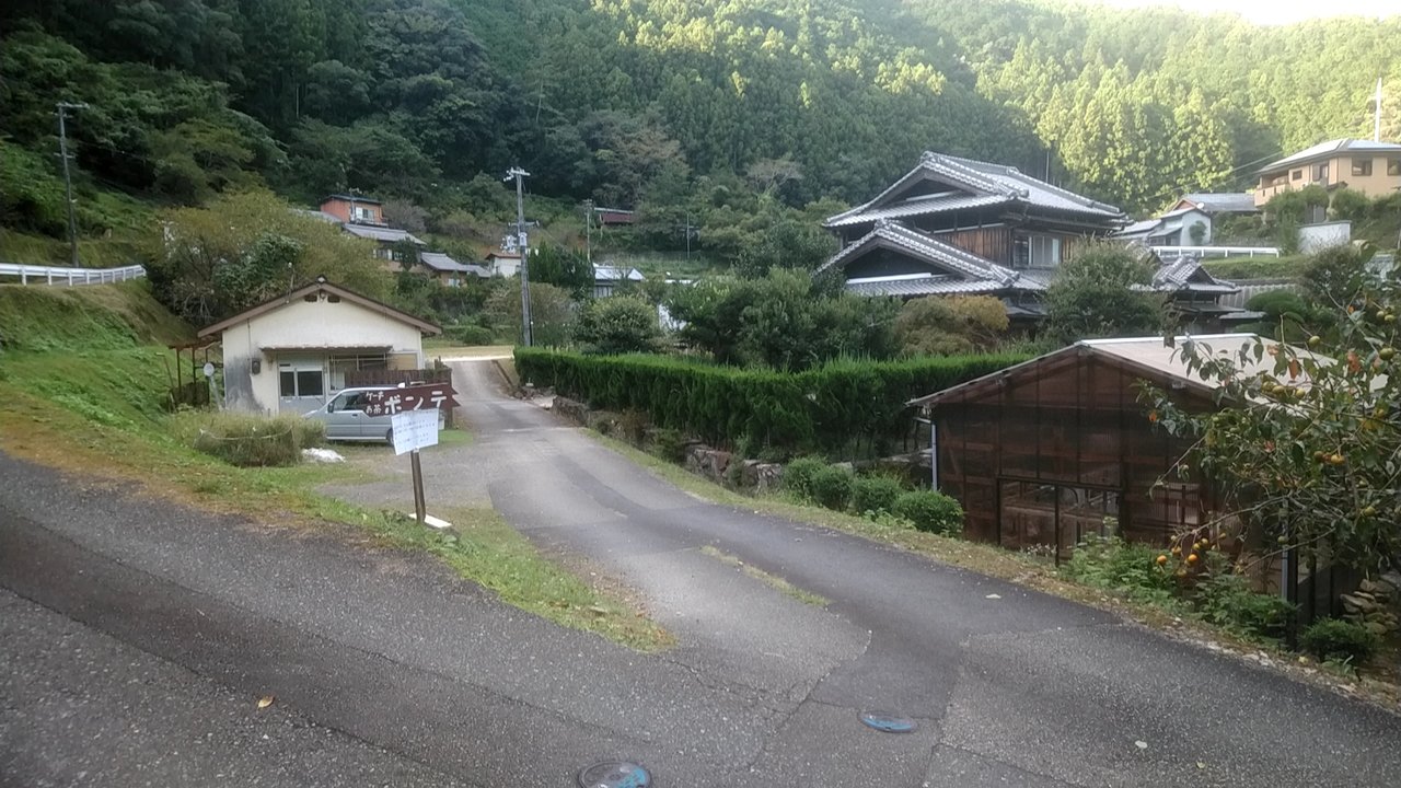 田辺市中辺路町の田舎のカフェでまるパンサンドの豆腐ハンバーグの照り焼きサンド 和歌山県田辺市中辺路町大川 カフェ ボンテ Eitiの主に和歌山関西 食べ歩き
