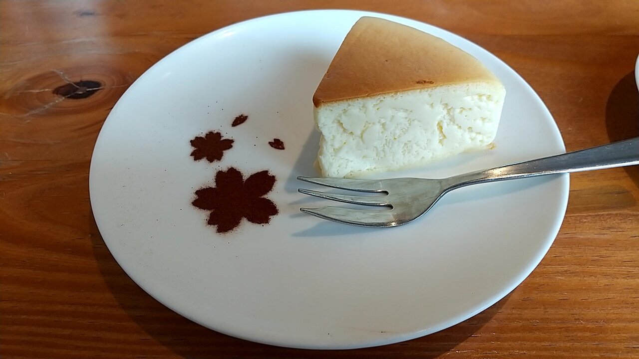 洋菓子店の姉妹店カフェで洋菓子店のチーズケーキとホットブレンドコーヒー 和歌山県田辺市中万呂 スイーツカフェオランジュ Eitiの主に和歌山関西食べ歩き 洋菓子店の姉妹店カフェで洋菓子店のチーズケーキとホットブレンドコーヒー 和歌山県田辺市中万呂 スイーツカフェオランジュ Eitiの主に和歌山関西食べ歩き