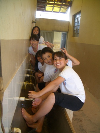 水飲み場にて ピラール ド スール日本語学校 Escola Japonesa De Pilar Do Sul