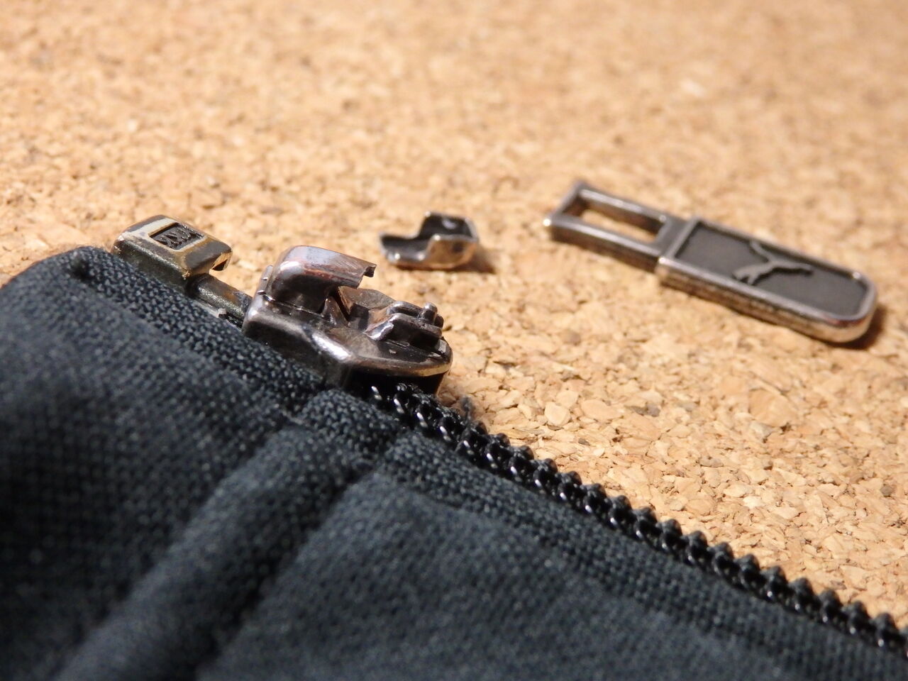 ファスナー 無理やり修理 : BRZで快適生活