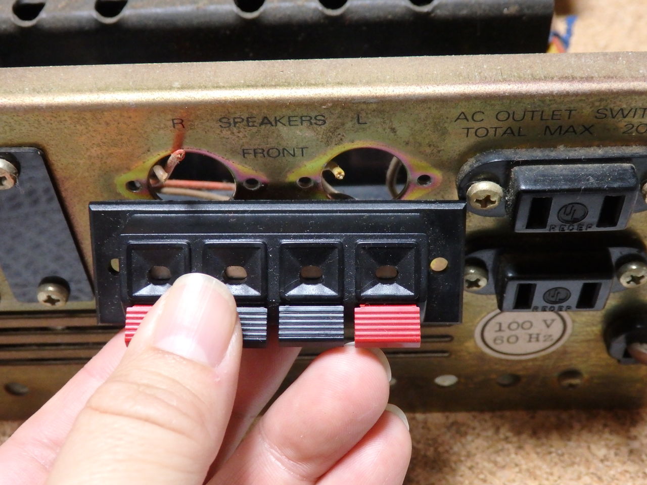 YAMAHA CS-70のスピーカー端子を使いやすくする