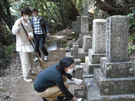 墓参り　掃除