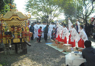 秋神祭　札場