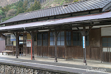 姫新線岩山駅、駅舎ホーム側