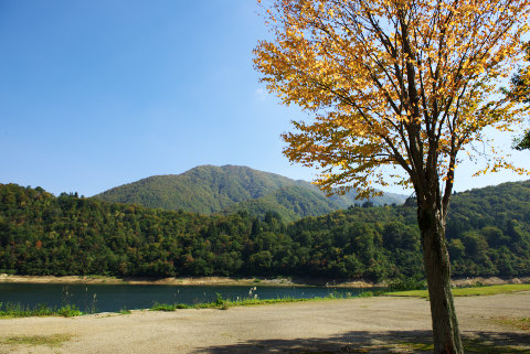12102１富山・桂湖(D800)01