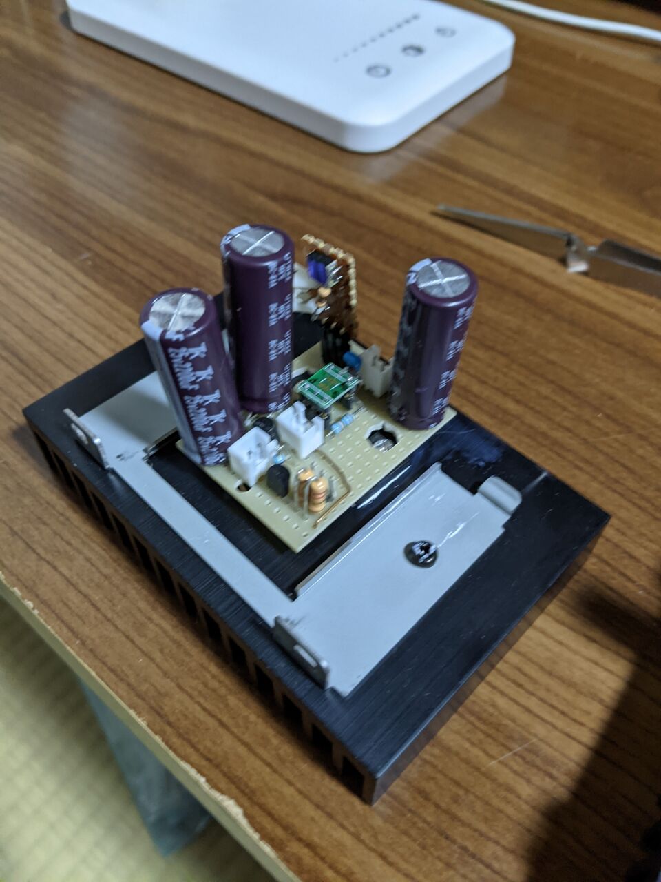 MOS-FETシングル ソースフォロアパワーアンプの定電圧化1