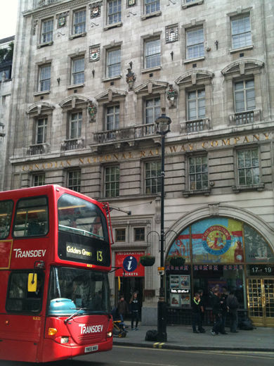 $4コマ漫画 - 英国紳士と国際結婚@ロンドン