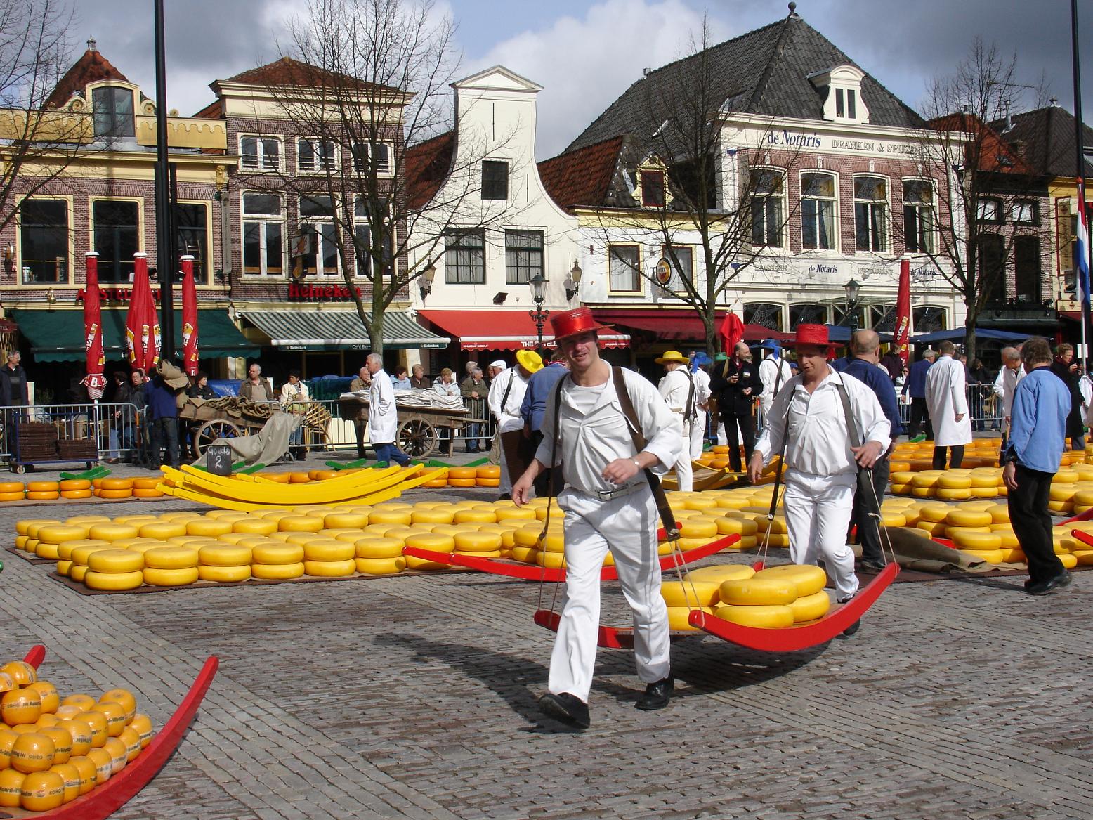 オランダ アルクマールのチーズ市 Alkmaar トラベルプランナー 持田 爽太 の 世界は広い