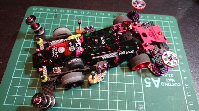 ミニ四駆】FMVZ用に新ボディ！簡易スプラッシュ塗装 : サブカル”ダディ