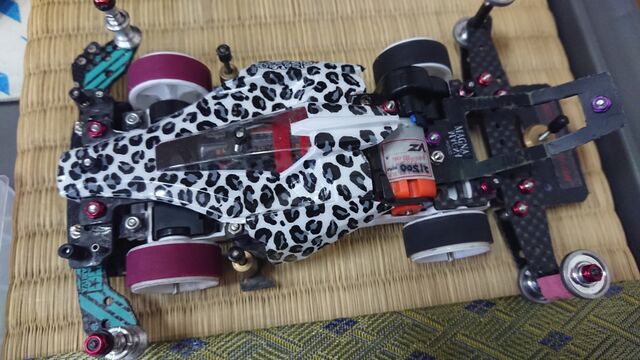 ミニ四駆】最新型・軽量VZチューンマシン製作！➁ : サブカル”ダディ