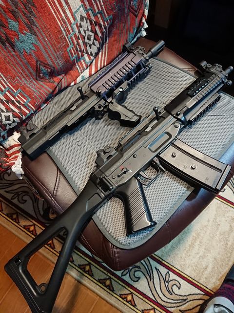 絶版品 東京マルイ　SIG551とSIG552 SIG552 シールズ - 電動ガン スタンダードタイプ | 東京マルイ