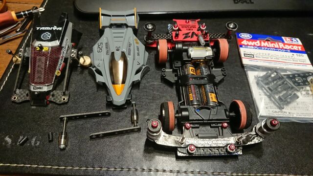 ミニ四駆】NEO-VQSプラボディを塗装！ : サブカル”ダディ”ガッテム日記