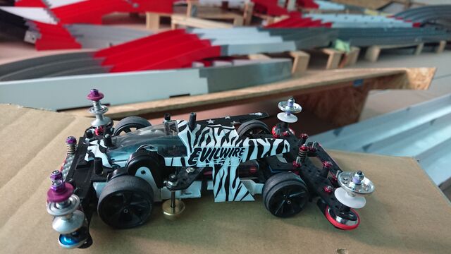 ミニ四駆】FMVZへ純正スラダンを投入！ : サブカル”ダディ”ガッテム日記