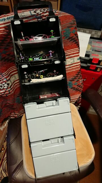 ミニ四駆】魔改造！合体！ポータブルピットォオ！ : サブカル”ダディ