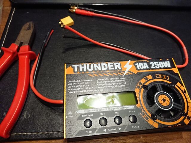 ミニ四駆】充放電器「THUNDER」購入!使い方・操作方法 ミニ四駆】充放電器「THUNDER」購入!使い方・操作方法