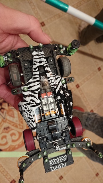 ミニ四駆　SKWスラダン加工治具Ver2 加工途中カーボン Amazon.co.jp | SKW スラダン加工治具 ミニ四駆 SKW-0019