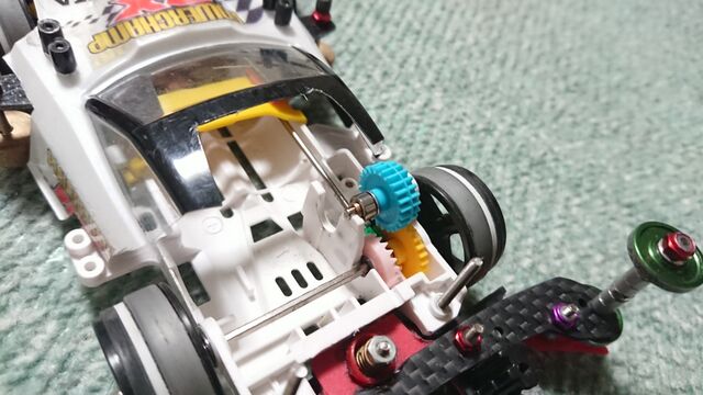 ミニ四駆】正転VZへの道～カウンター浮きと駆動 : サブカル”ダディ