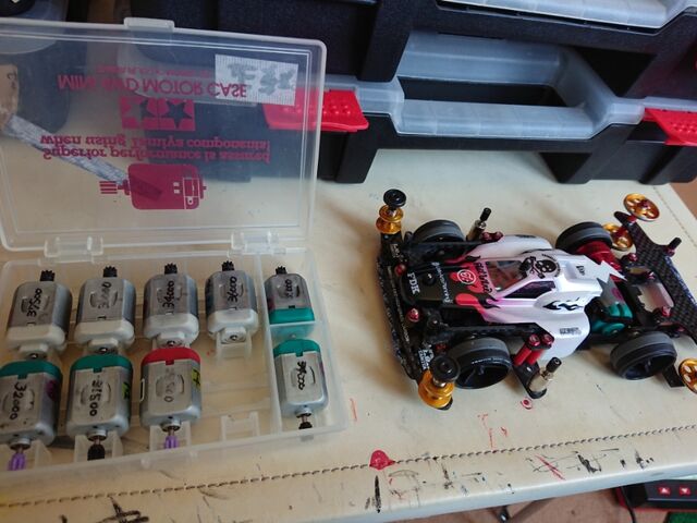 ミニ四駆 S2シャーシ軽量化 逆にアルミホイールへ変更 サブカル ダディ ガッテム日記 ミニ四駆 S2シャーシ軽量化 逆にアルミホイールへ変更 サブカル ダディ ガッテム日記
