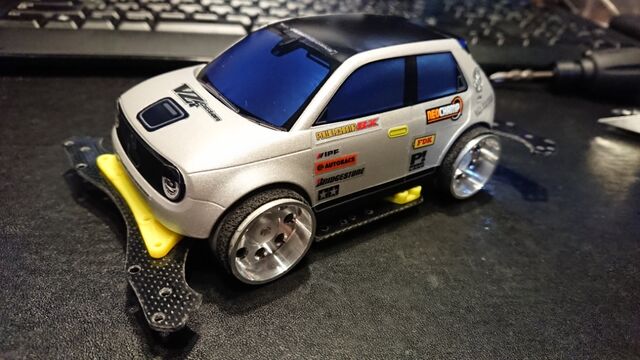 ミニ四駆 Tarekaベースにホンダeを塗装 サブカル ダディ ガッテム日記