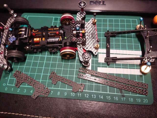 ミニ四駆】FMVZのフルカーボン化！ゼロスラ機能 : サブカル”ダディ