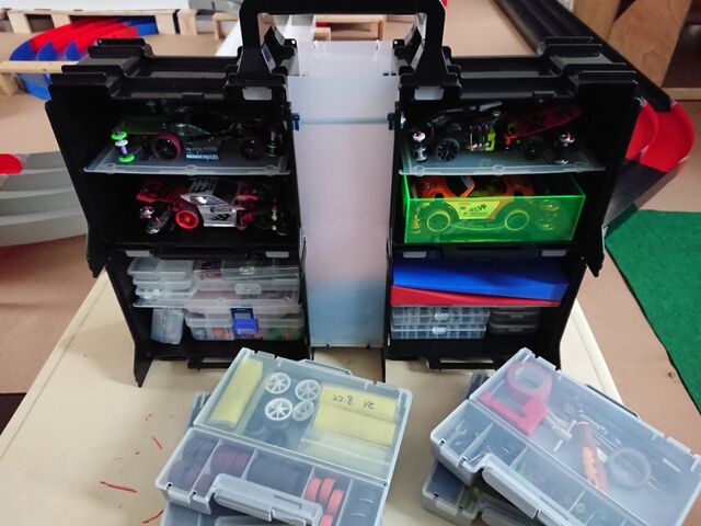 ミニ四駆】魔改造！合体！ポータブルピットォオ！ : サブカル”ダディ