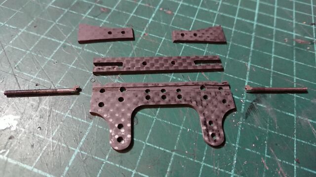 ミニ四駆】新・リアバンパーを作る！➁スキッドローラー : サブカル